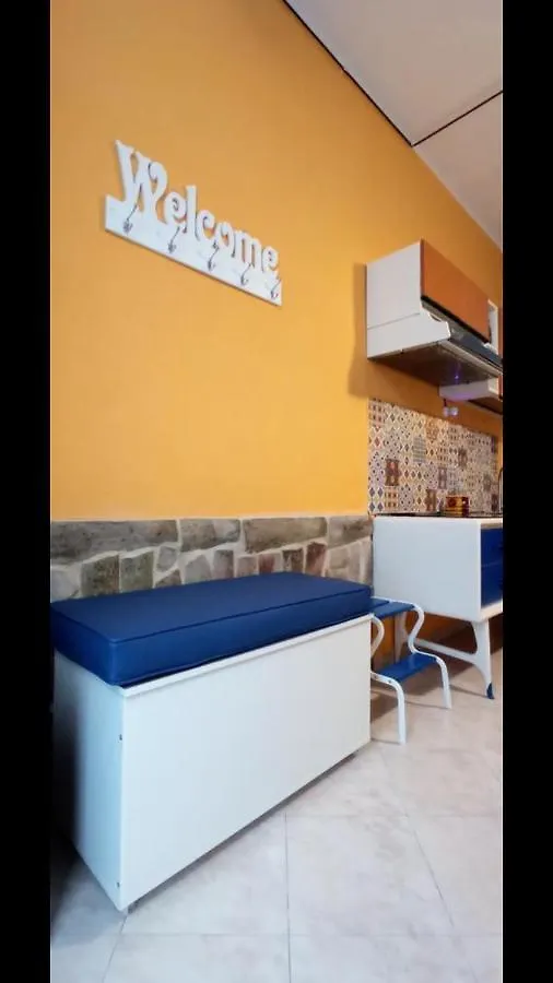Appartamento Vintage House Aeroporto di Catania Fontana Rossa Italia