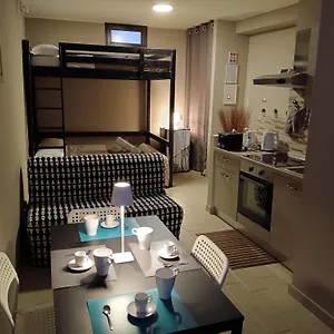 U Peri Alivu House Casa vacanze Aeroporto di Catania Fontana Rossa